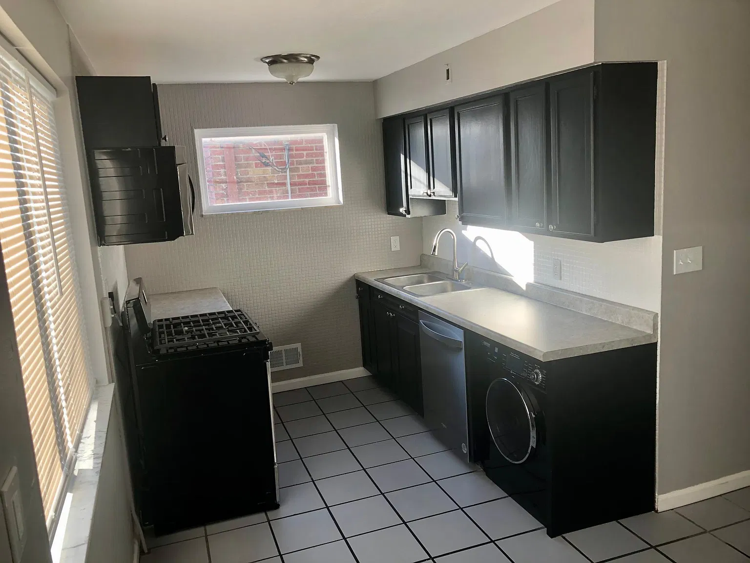 5406 Murdoch Ave — Photo 2
