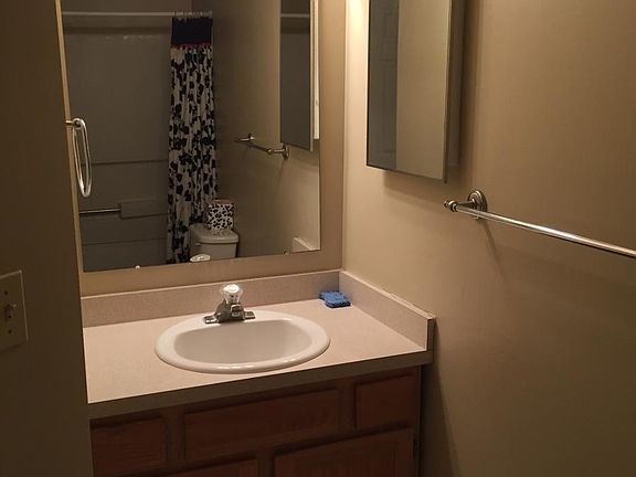 Master Bedroom Bathroom