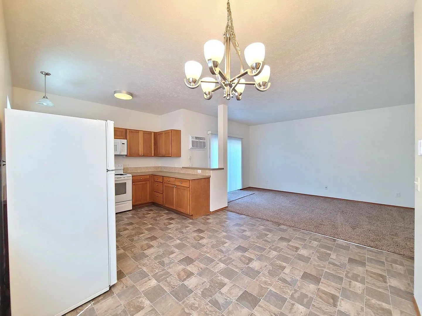 6022 N Wiscomb — Photo 4
