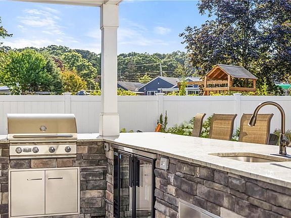 3rd image of 29 Poppy Dr