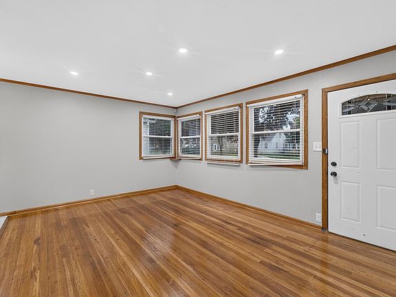 3rd image of 3822 S 19th STREET