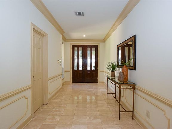 4th image of 9607 Bayou Brook St