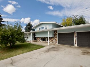 6816 43a Ave NW, Edmonton, AB T6K1S8