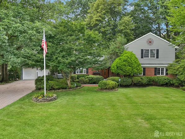29 Miriam Dr, Matawan, NJ 07747