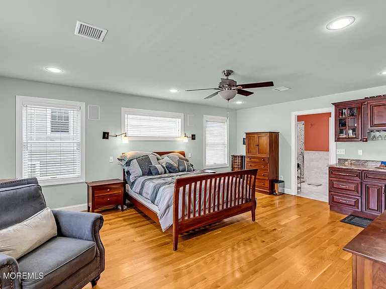 306 Ocean Park Ave — Photo 18