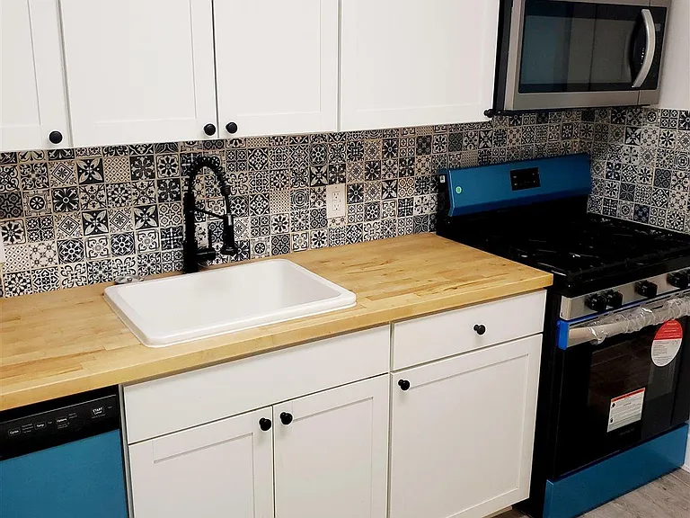1215 N C St — Photo 25