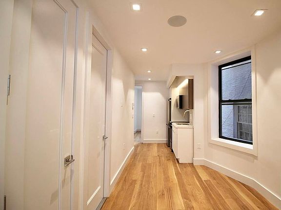 4th image of 226 E 95th St APT 203