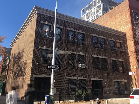 2nd image of 444 Bedford Ave #18-C
