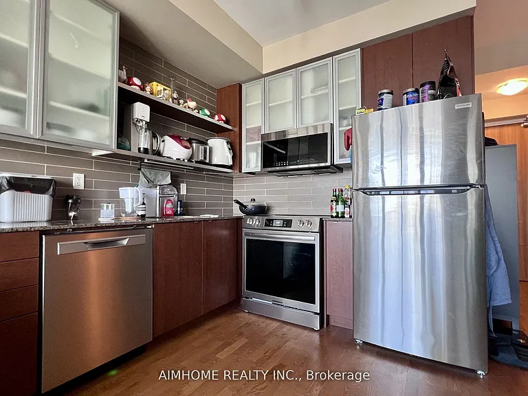 33 Lombard St #2505 — Photo 2