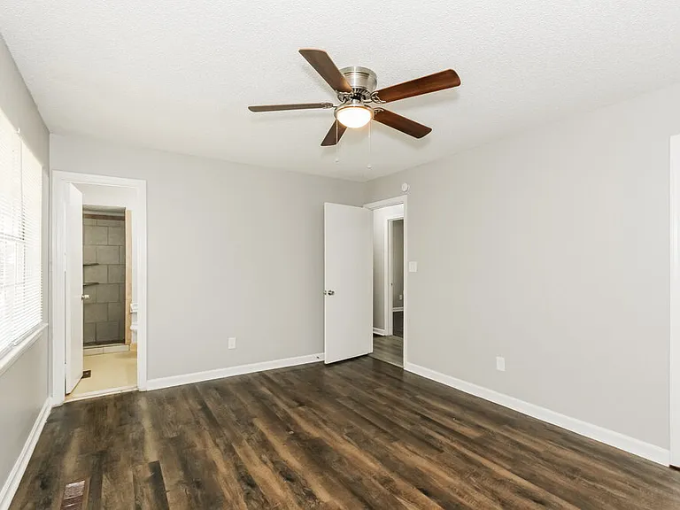 129 Hickory St — Photo 11