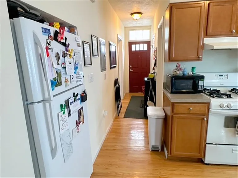 391 Columbia St #1 — Photo 11