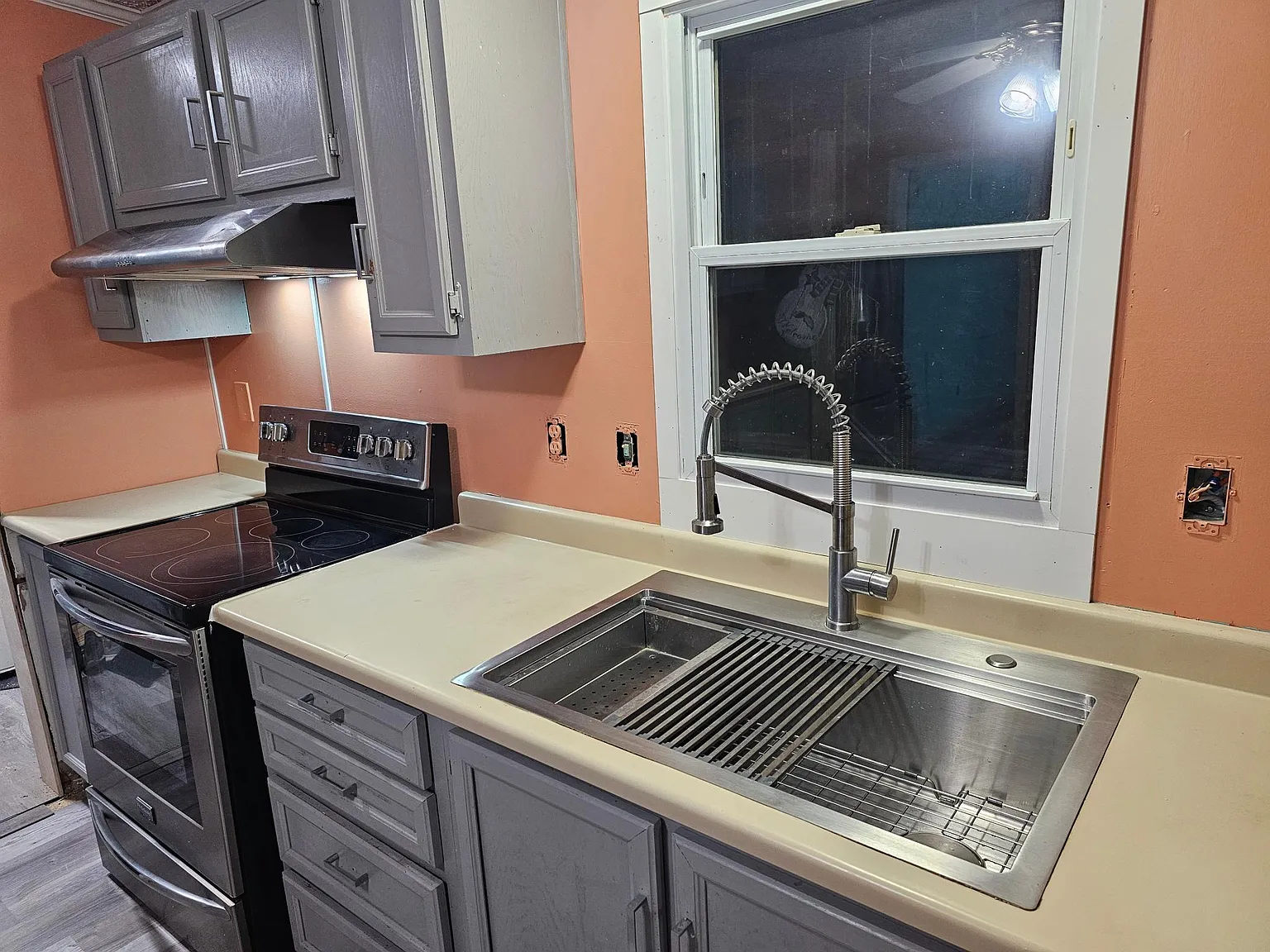 1256 Hawk Ave — Photo 2