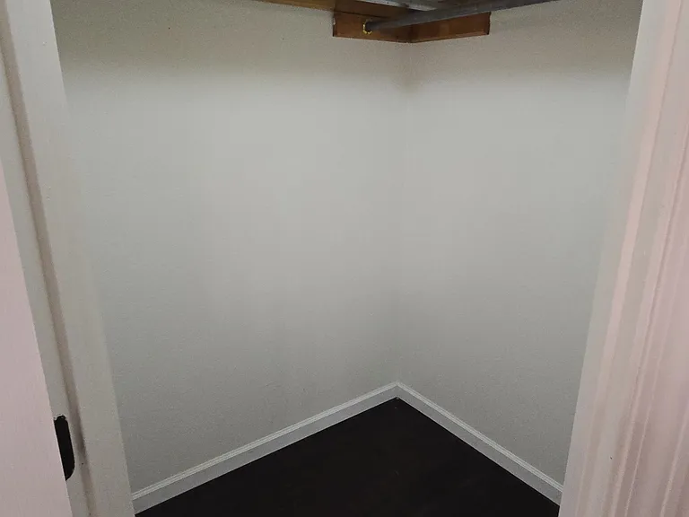 112 Cades Ct — Photo 2
