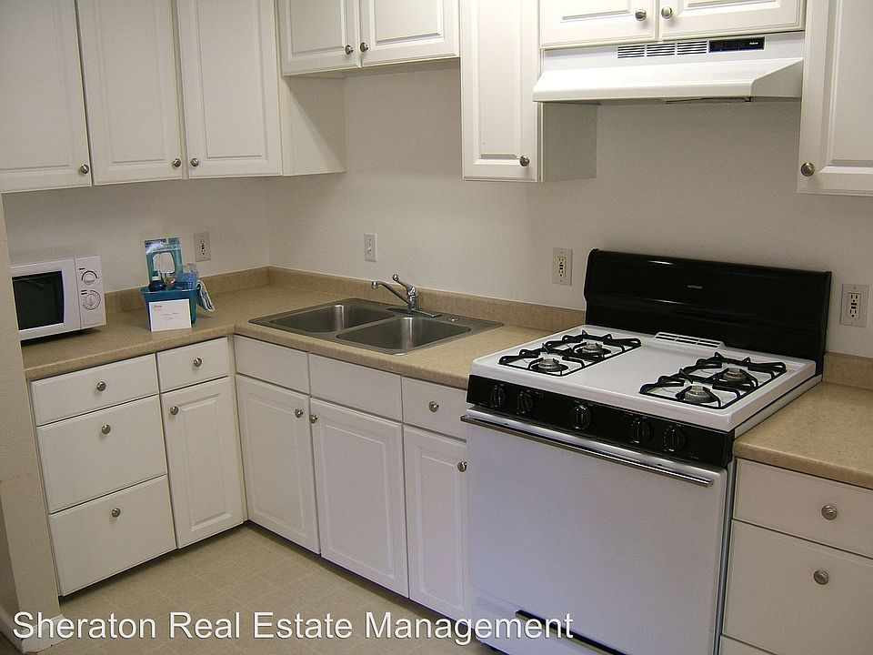 2nd image of 1121 Magnolia Ave APT 101