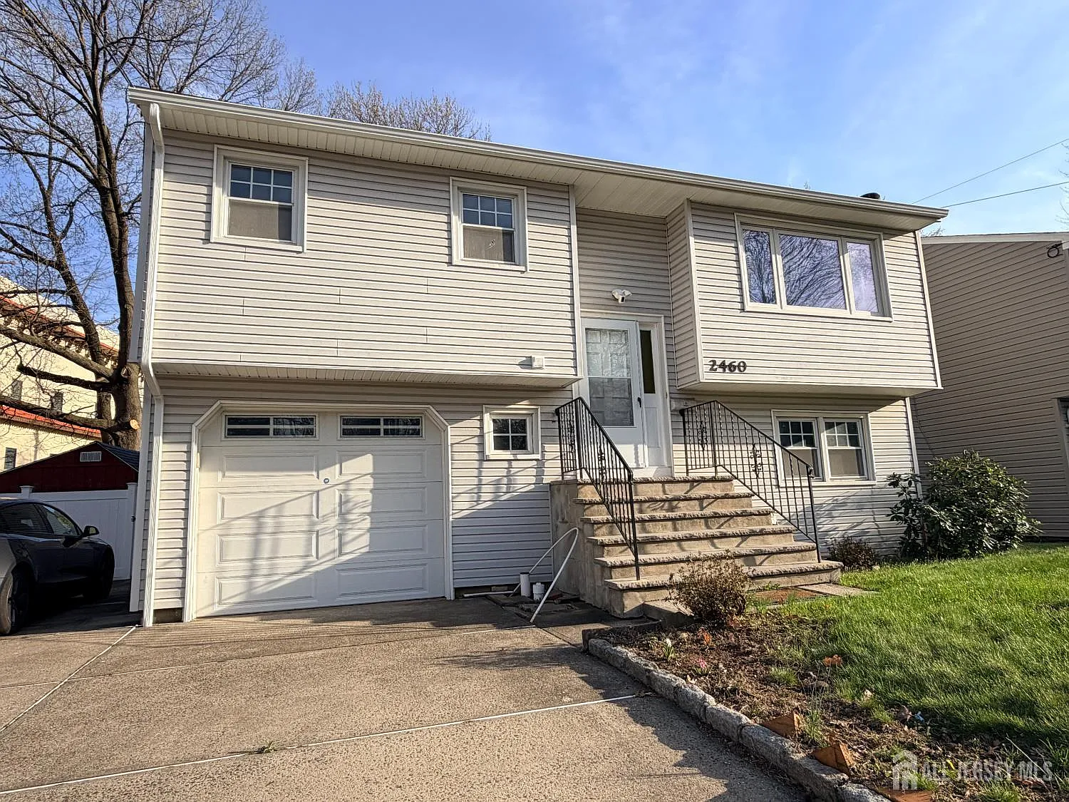 4 bed, 2.0 bath, $4,200 — Photo 2