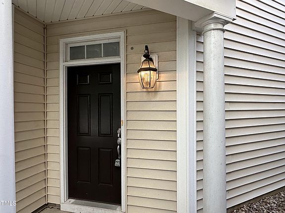 2nd image of 105 Hammond Wood Pl
