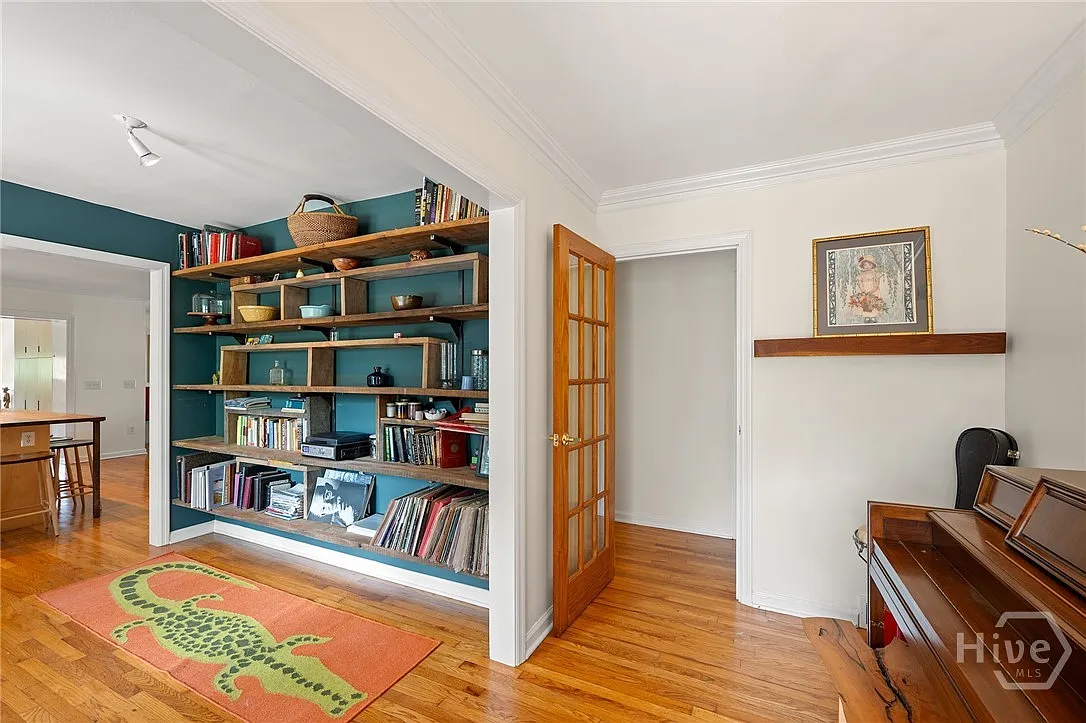 4 bed, 3.0 bath, 2206 sqft, $4,600 — Photo 4