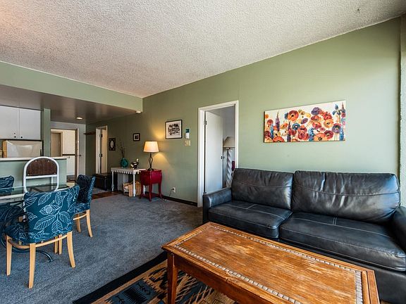 5th image of 1482 Empire Ave #412