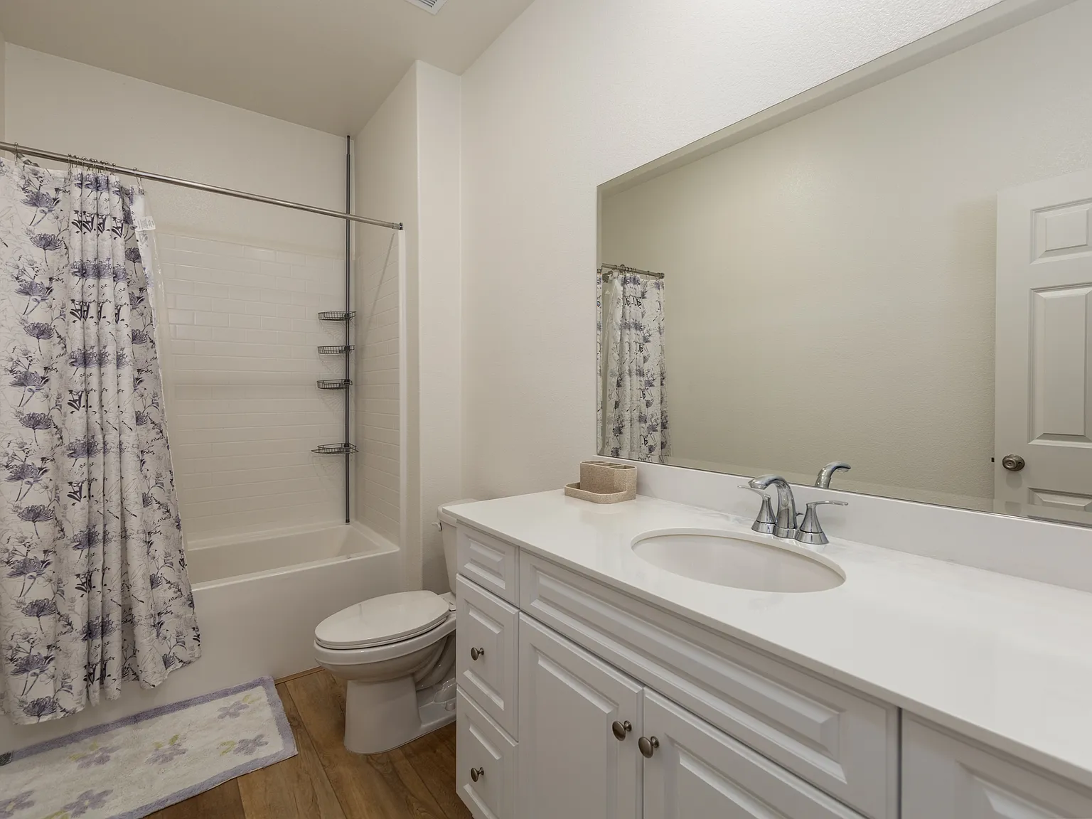 1 bed, 1.5 bath, 2507 sqft, $975 — Photo 4