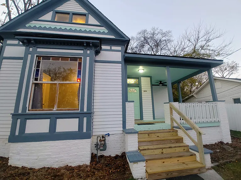 2505 Washington Ave — Photo 6
