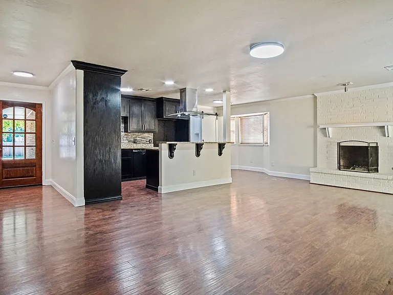 625 Hawthorne Pl — Photo 12