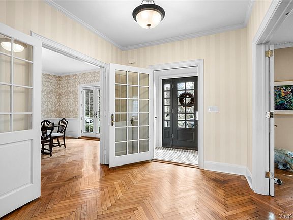 4th image of 80 Forest Avenue