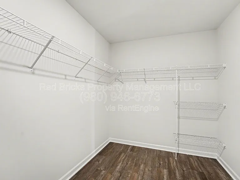 7847 Whispering Stream Dr — Photo 21
