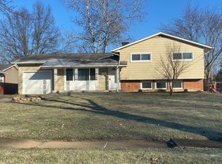 650 Beverly Hills Dr, Youngstown, OH