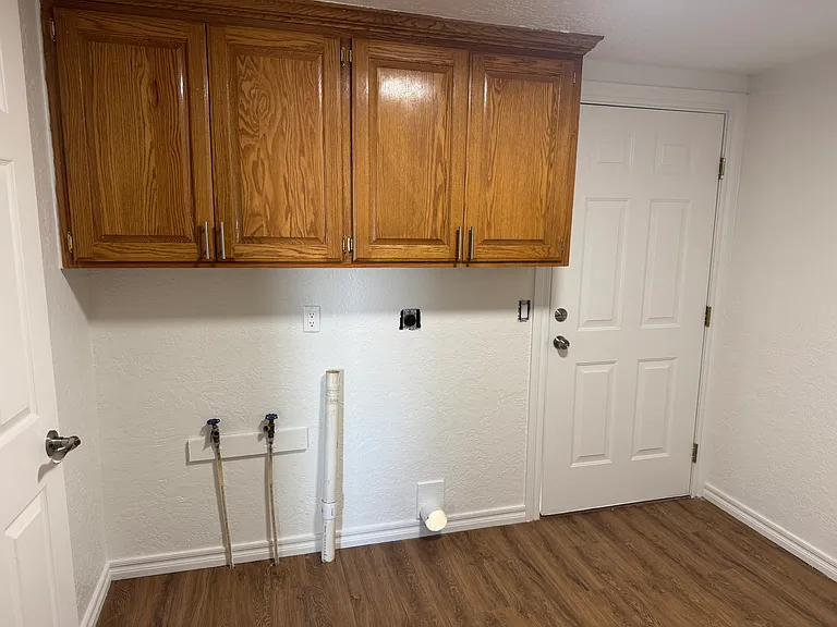 303 W South Dr — Photo 6