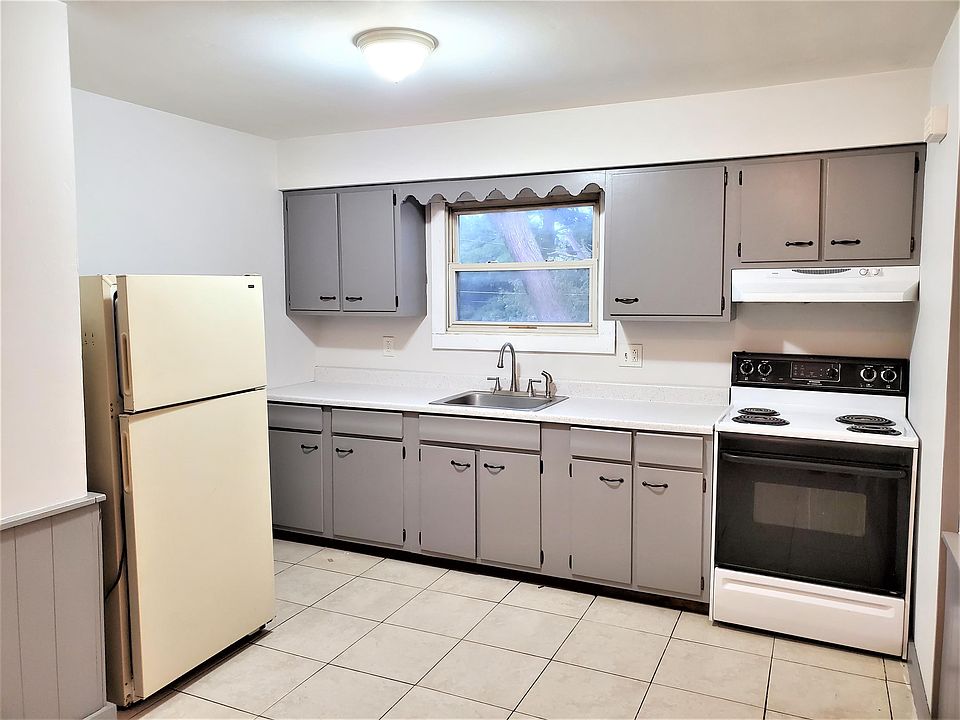 1st image of 39 Grove Ave #2