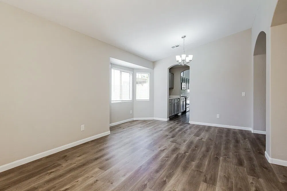 3 bed, 2.0 bath, 1636 sqft, $1,990 — Photo 3