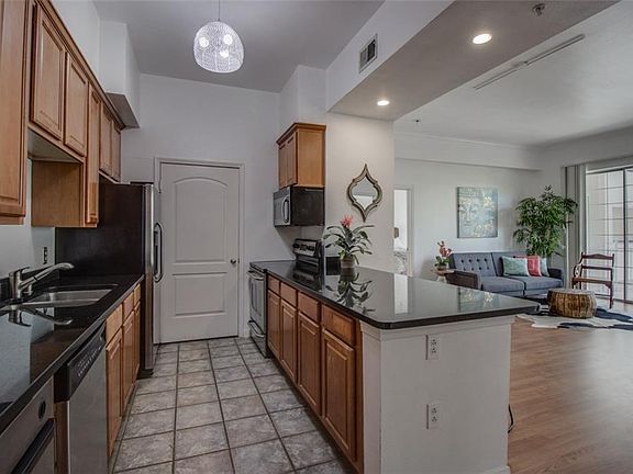 3rd image of 3225 Turtle Creek Blvd #507