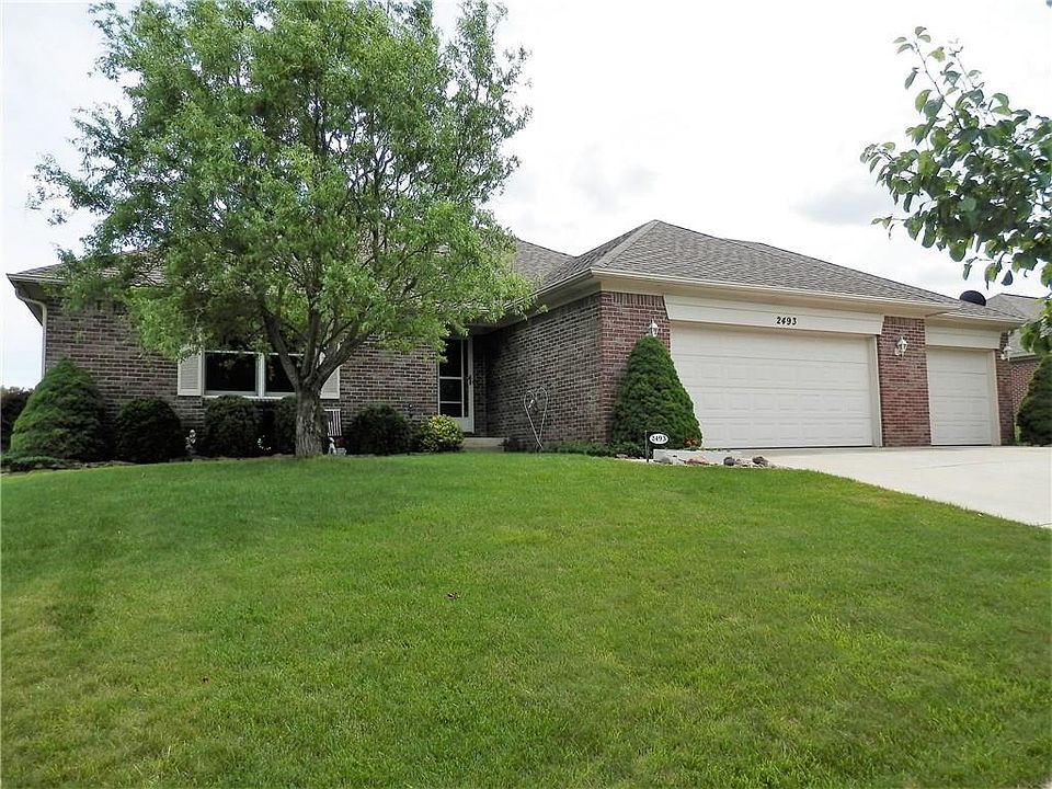 1st image of 2493 Oak Dr