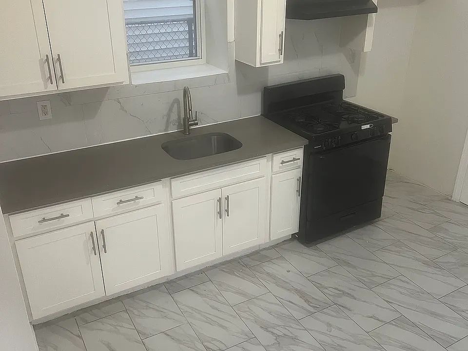 1st image of 71 Wakeman Ave #6D
