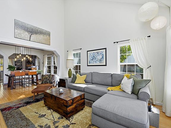 5th image of 104 Village Oaks Court