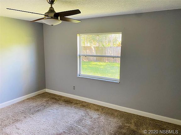 5th image of 4690 Hidden Lake Dr