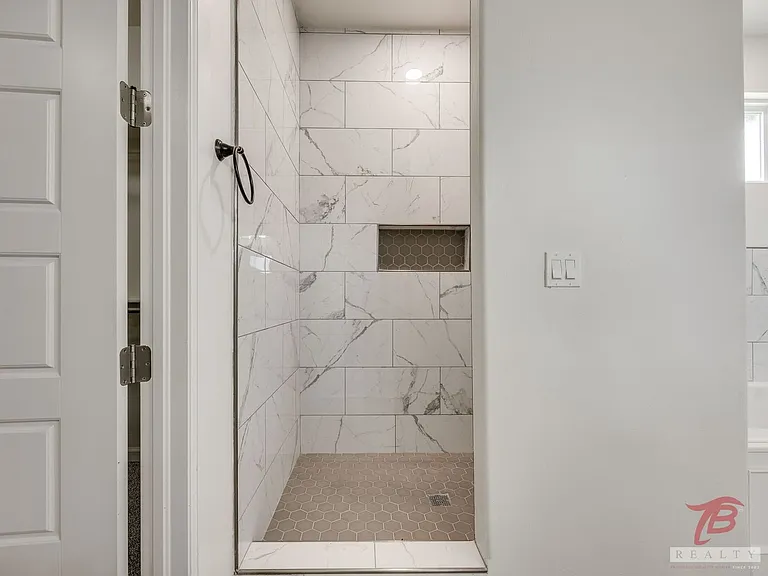 1321 Chisholm Trail Ln — Photo 35