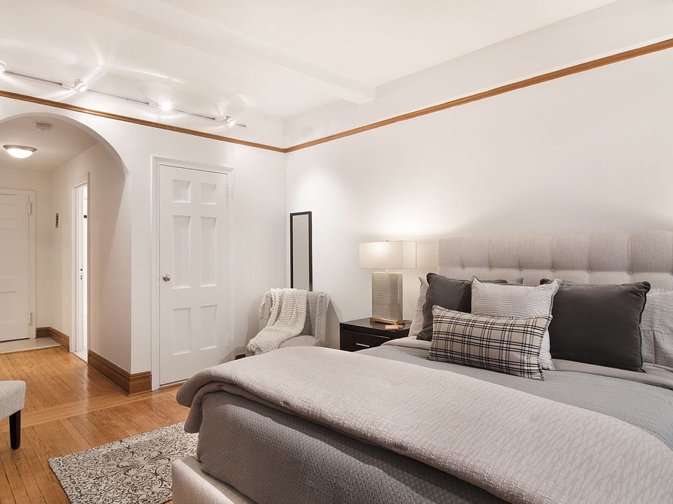 1st image of 145 W 58th St #11L