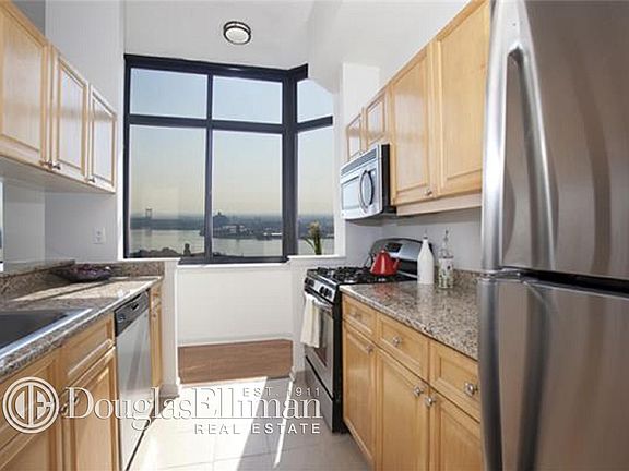 3rd image of 345 E 94th St Ph E