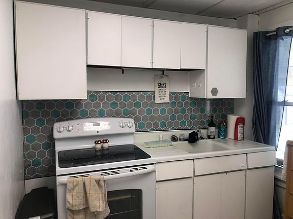 3rd image of 326-328 W High St