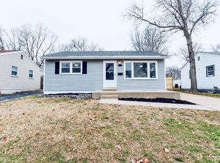 405 Hillcrest Blvd, Ballwin, MO