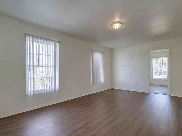 891 Elm Ave — Photo 16