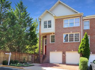 9510 Gatecross Pl, Burke, VA 22015