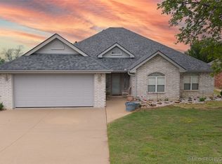 4715 Sunview Pl, Bartlesville, OK 74006