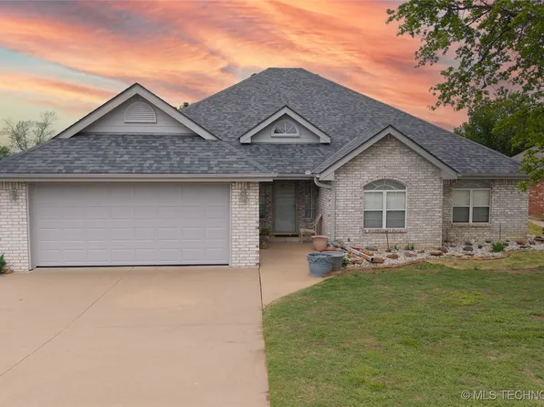 4715 Sunview Pl, Bartlesville, OK 74006