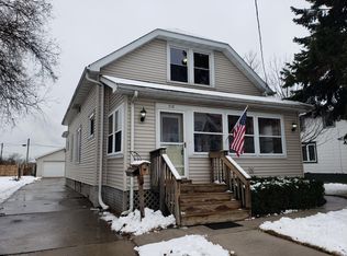 715 S 15th St, Manitowoc, WI 54220