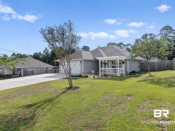 2nd image of 3142 Pinewood Cir