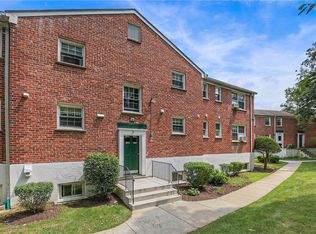 39 Fieldstone Dr APT F1, Hartsdale, NY 10530