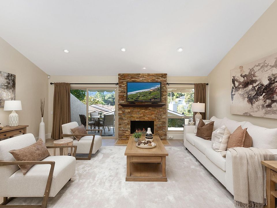 Living area facing Terrace