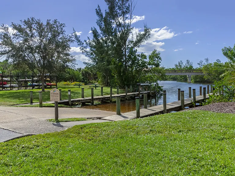 Embark on aquatic adventures with our boat ramp and complimentary kayaks. Seamless waterway access and endless aquatic thrills await residents at River Reach!